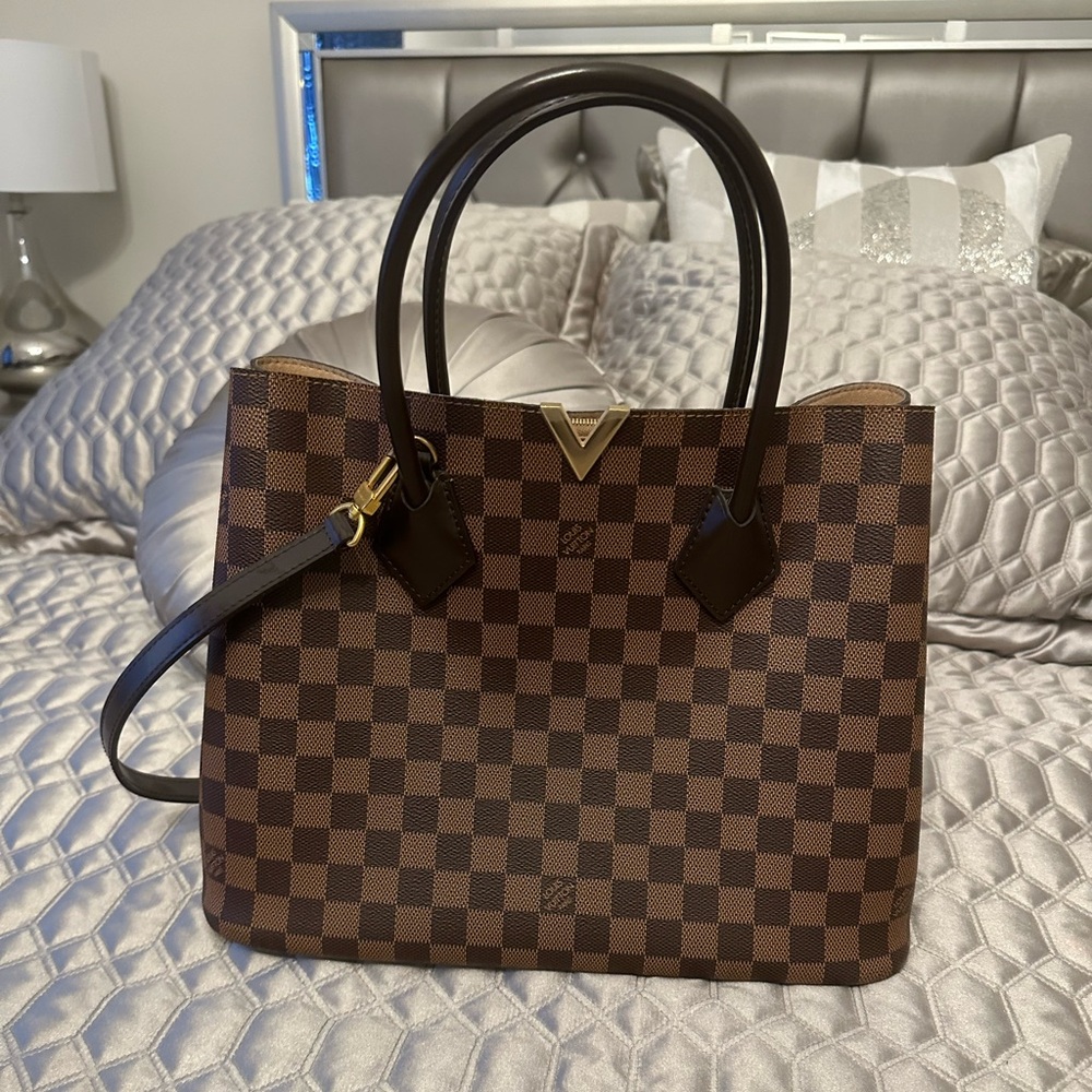 Louis Vuitton Damier Ebene Kensington Handbag